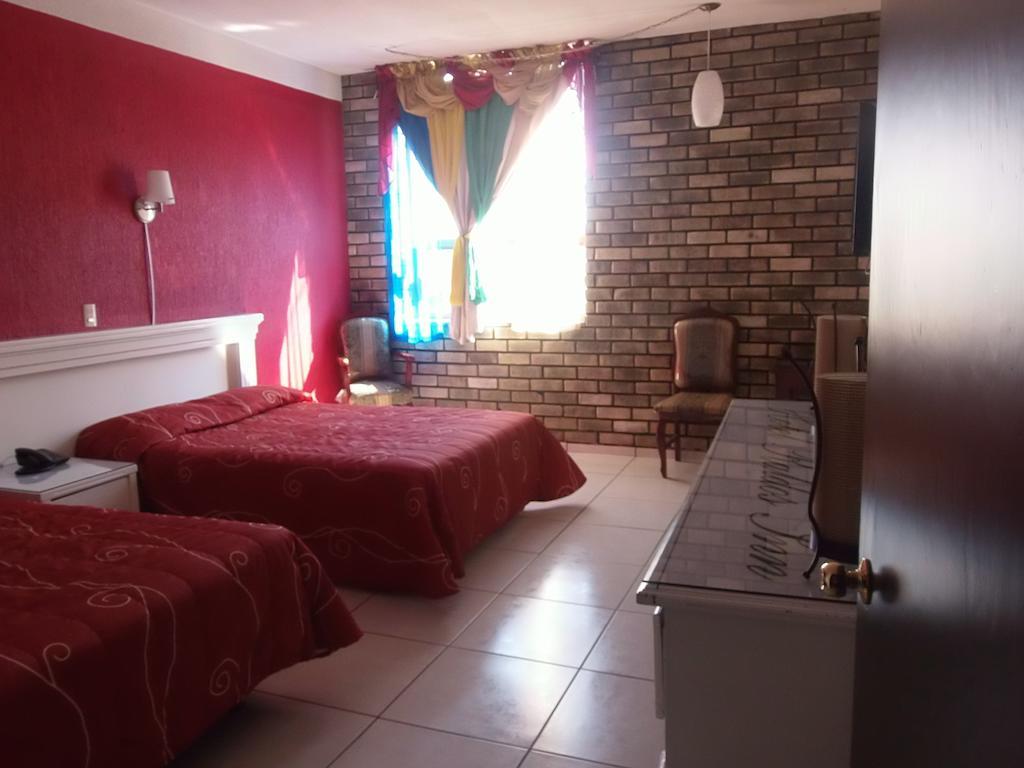Hotel Raldos Inn サラマンカ エクステリア 写真