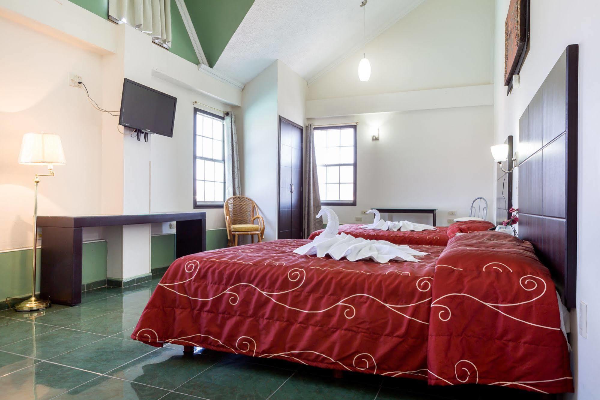 Hotel Raldos Inn サラマンカ エクステリア 写真